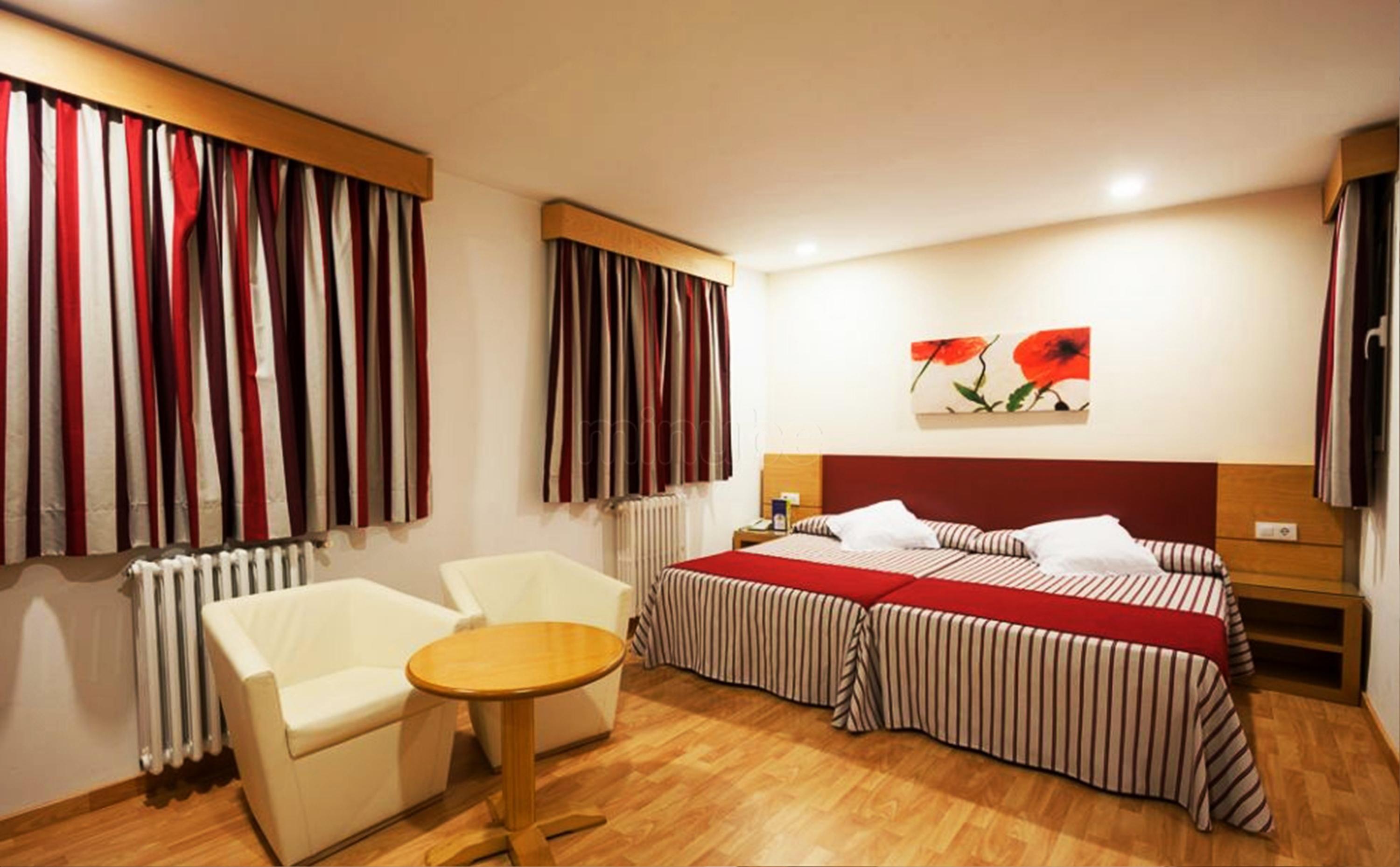 Hotel Amic Colon Пальма-де-Майорка Номер фото