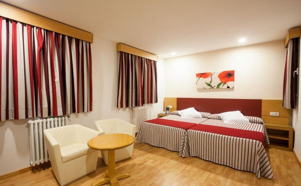Hotel Amic Colon Пальма-де-Майорка Екстер'єр фото