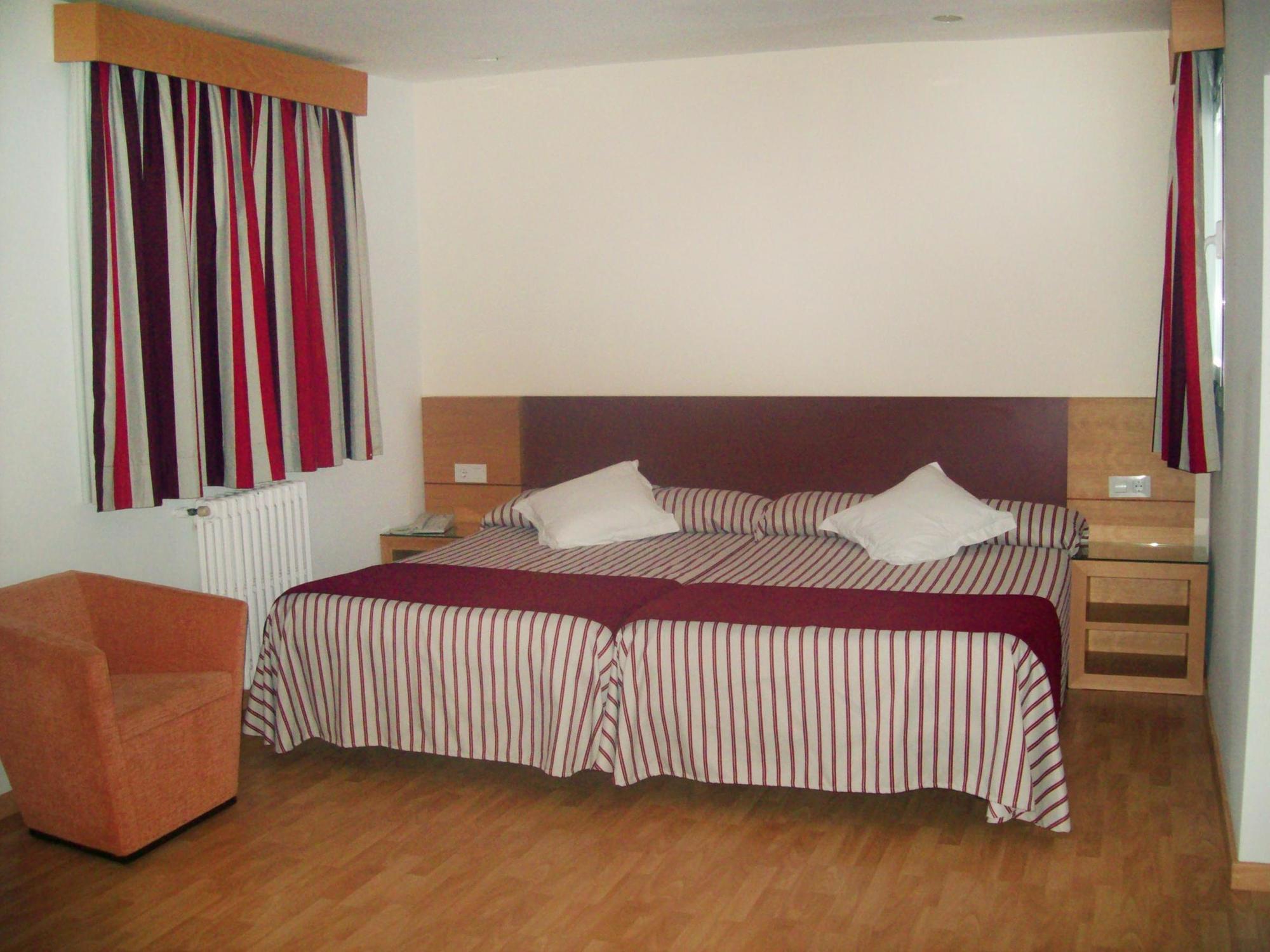 Hotel Amic Colon Пальма-де-Майорка Екстер'єр фото